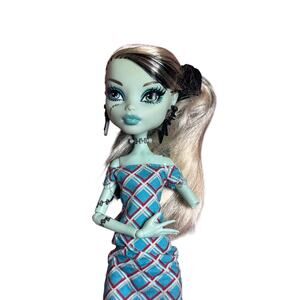 Monster High Frankie Stein “Killer Style” Doll 2008 Mattel G1